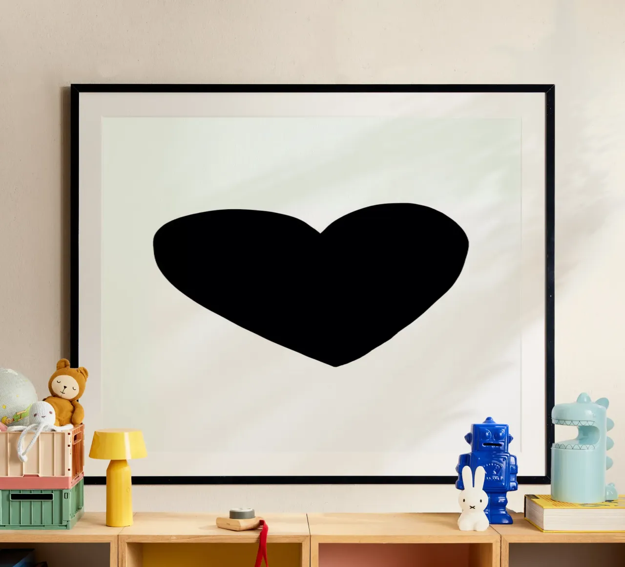 Big Heart poster con telaio in legno da Leah Flores
