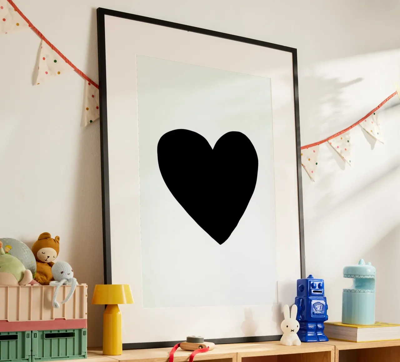 Big Heart poster con telaio in legno da Leah Flores