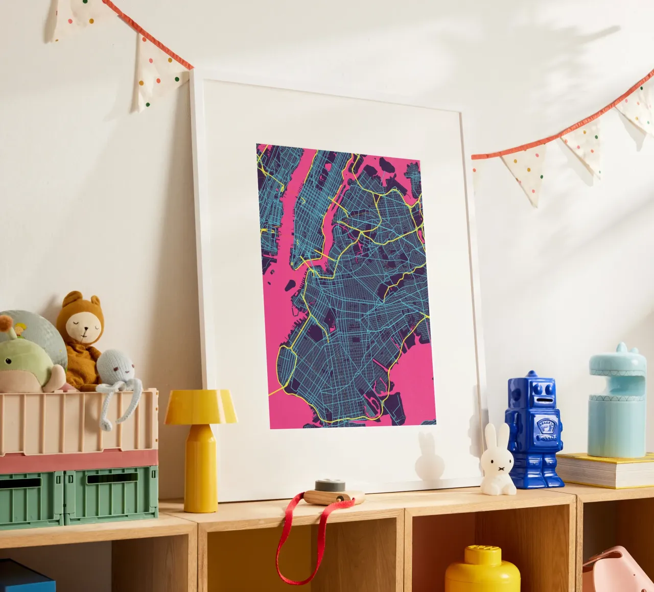 La città che non dorme mai" - New York splendente poster con telaio in plastica da MOOODZART
