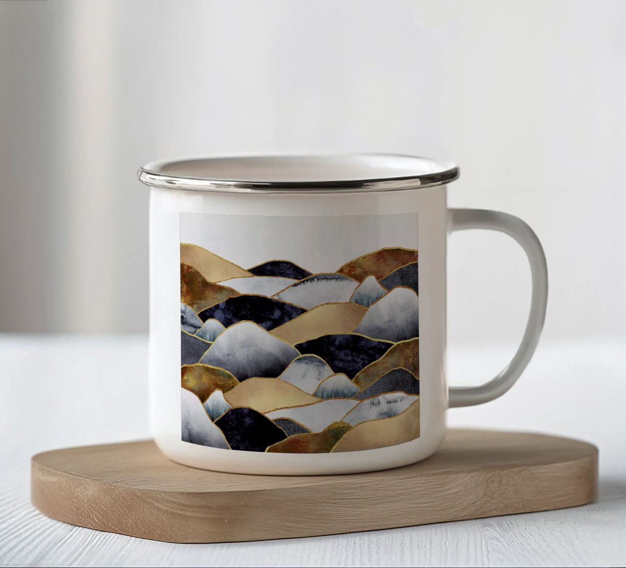 Hills tazza in smalto da Elisabeth Fredriksson