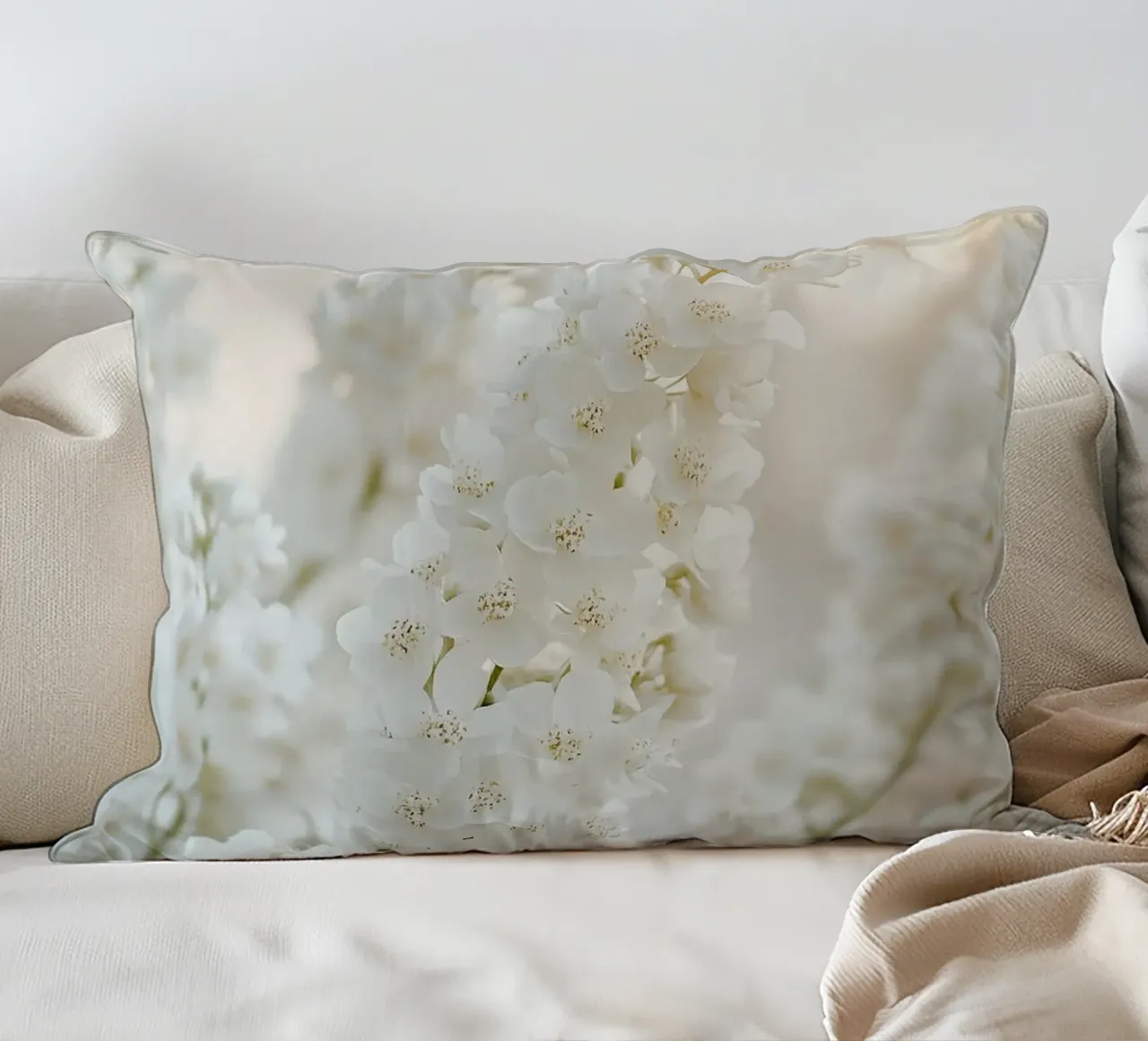 armonia dei fiori bianchi cuscino da Carinaprint