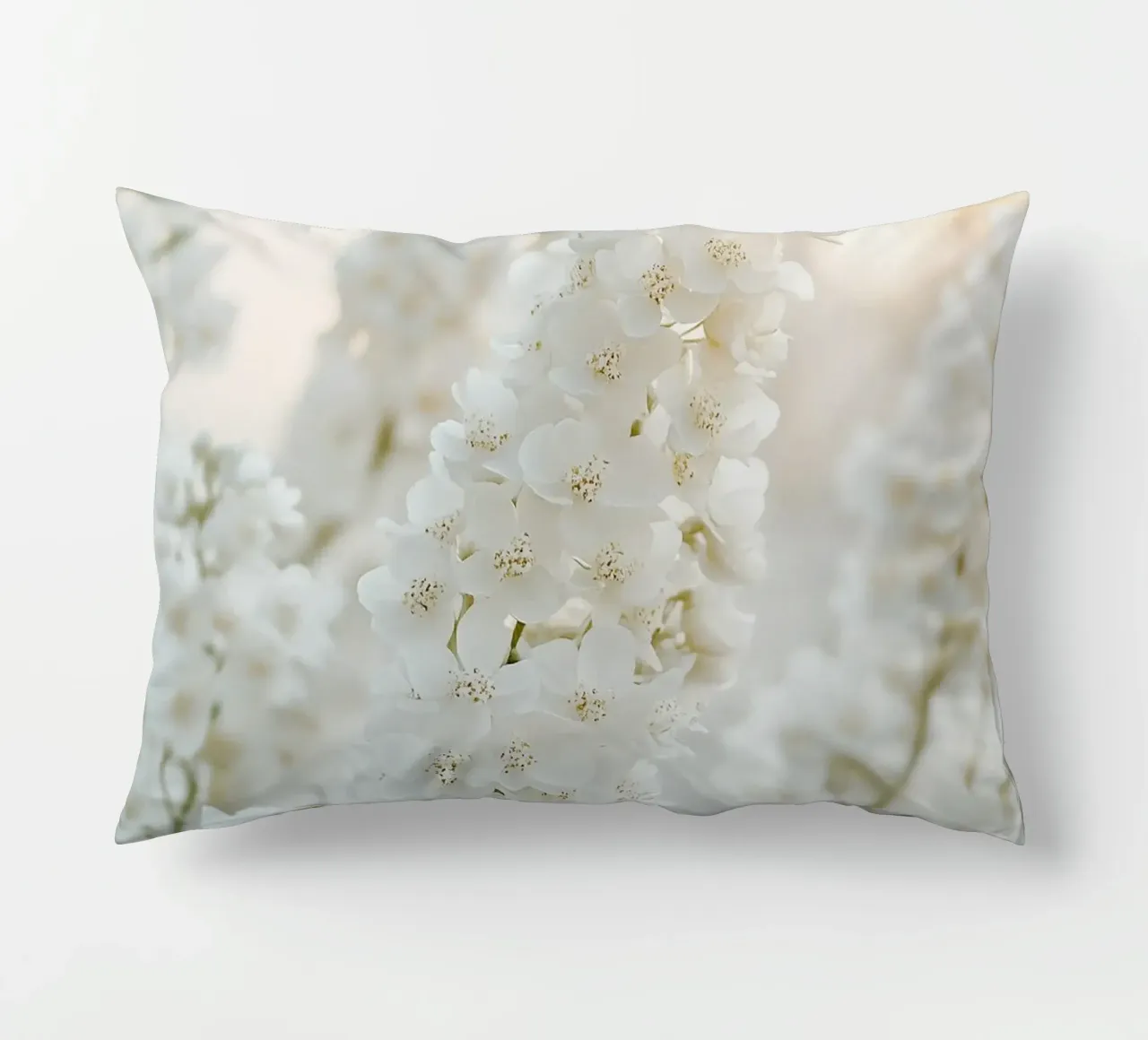 armonia dei fiori bianchi cuscino da Carinaprint