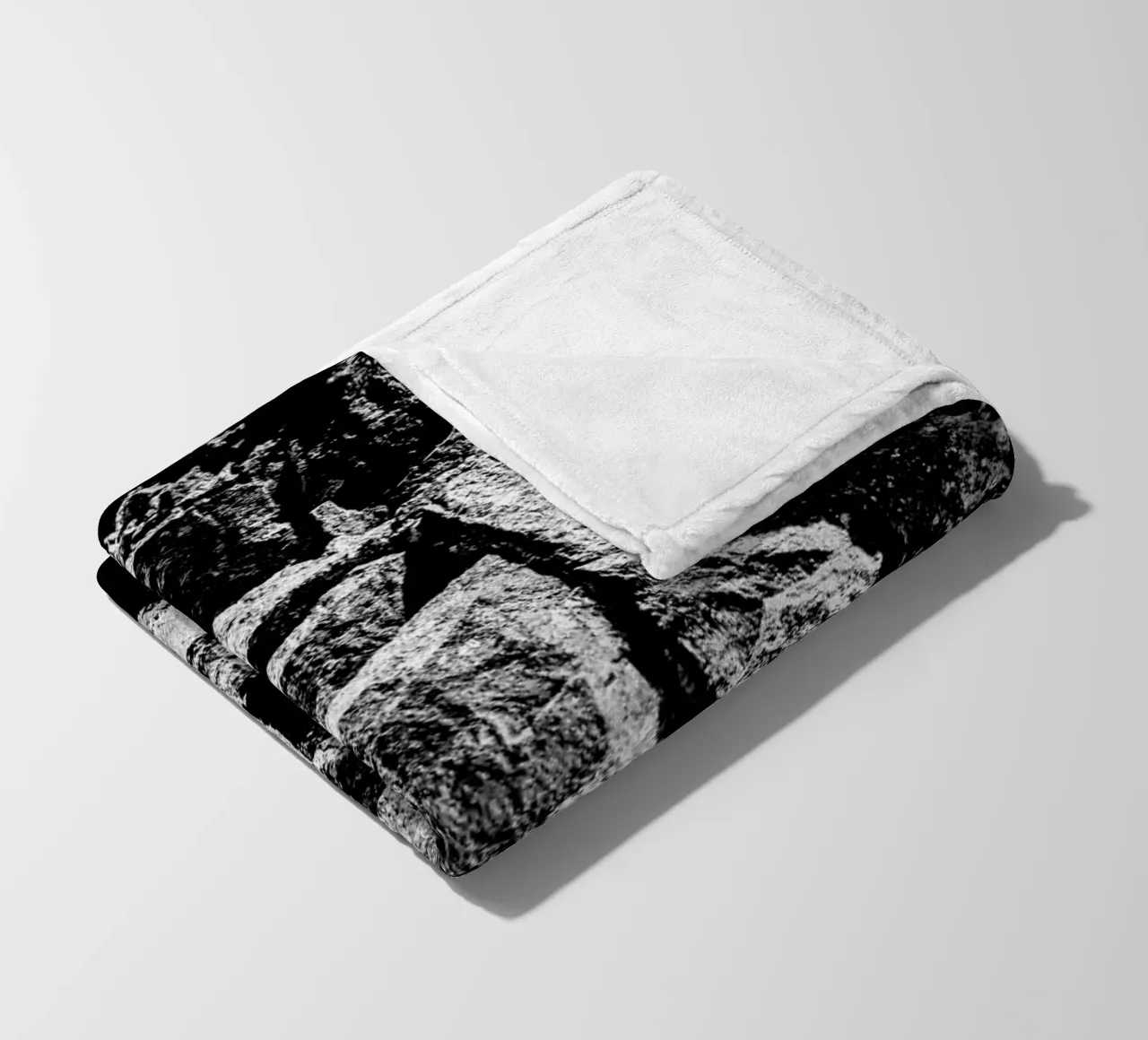 Rock Pattern 2 Fleecedecke von Chris Abatzis