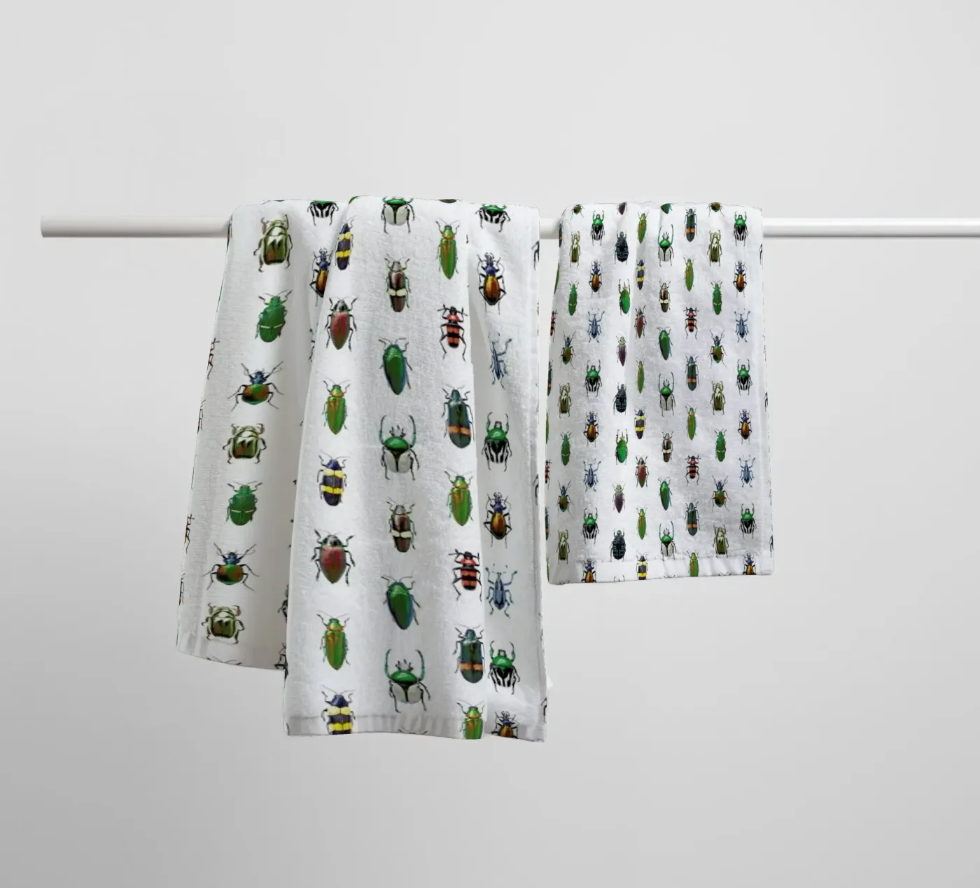 Beetles badhanddoek van Curious Collections by Marielle Leenders