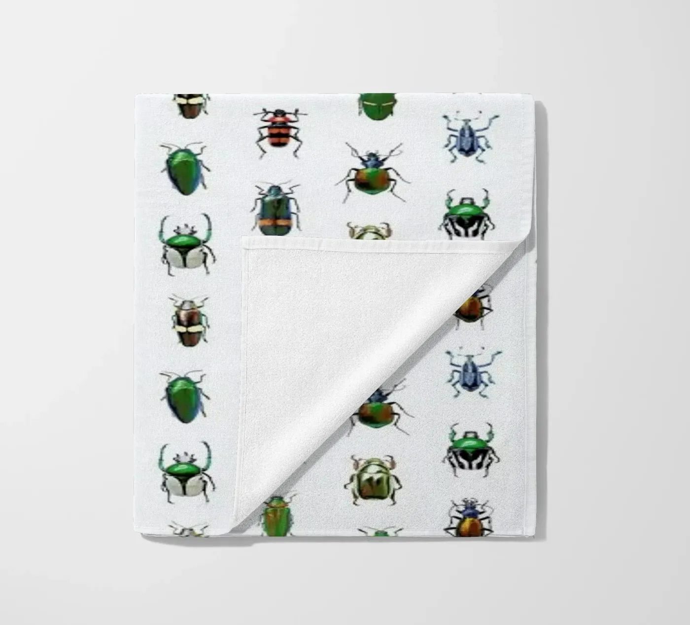 Beetles Strandtuch von Curious Collections by Marielle Leenders
