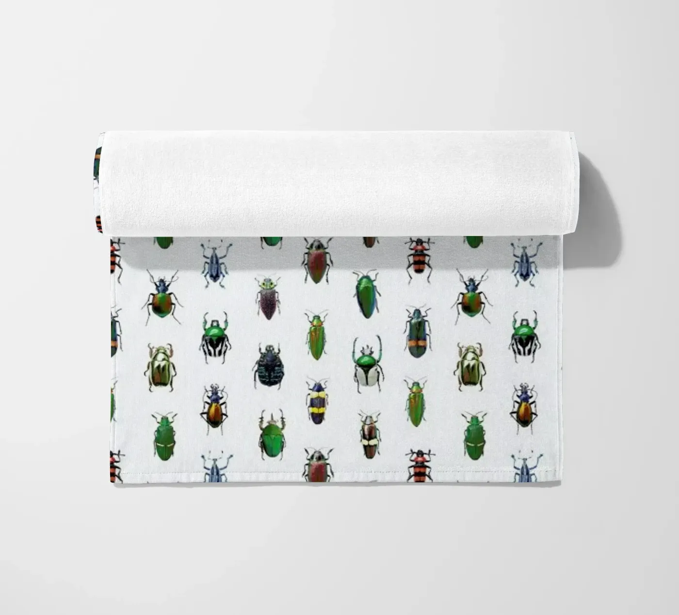 Beetles Strandtuch von Curious Collections by Marielle Leenders