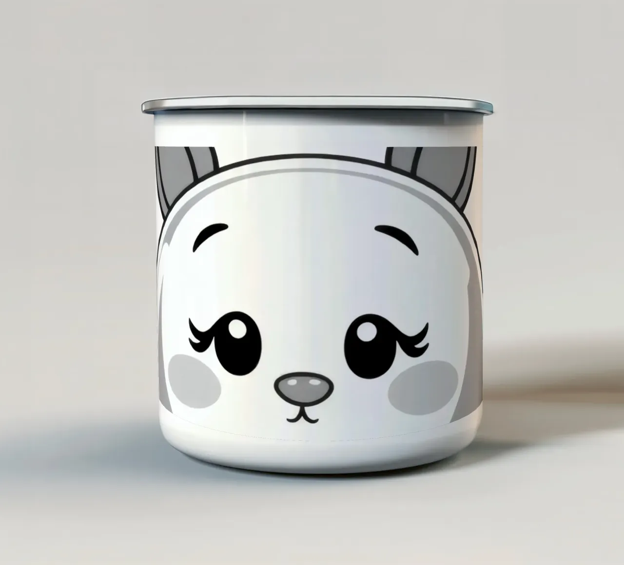 Simpatico personaggio animato rotondo con orecchie e allegro tazza in smalto da DesignDoodle