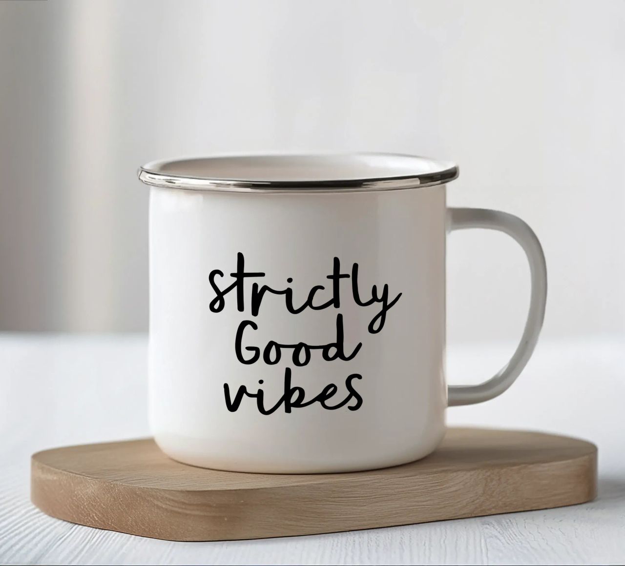 Vibrazioni rigorosamente positive tazza in smalto da THE MOTIVATED TYPE