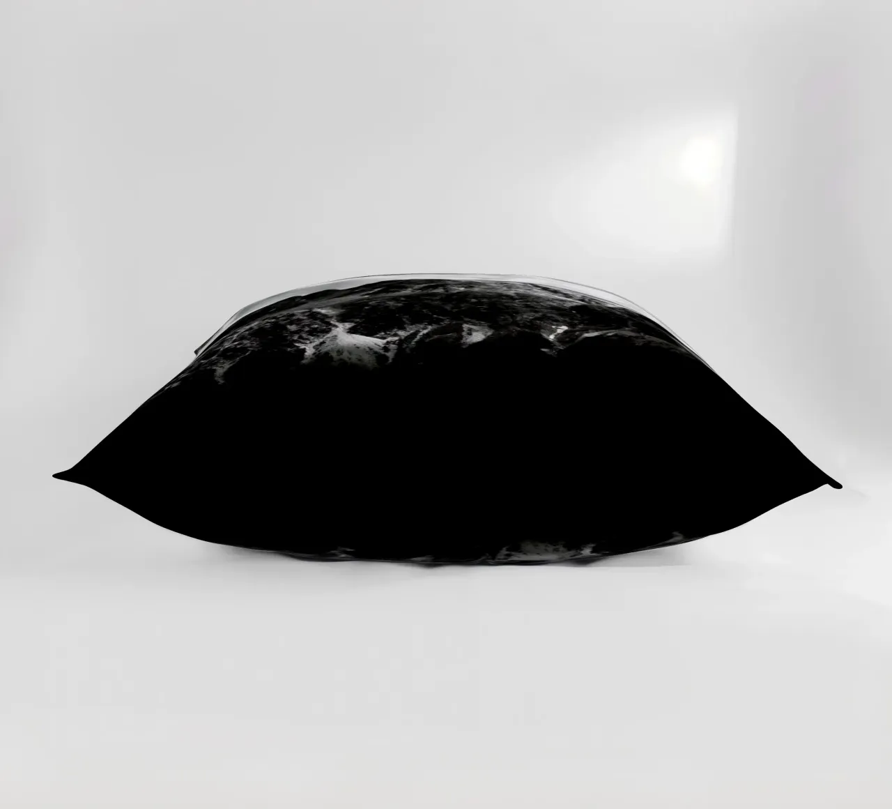 Black Mountains cuscino da Dustin Janko