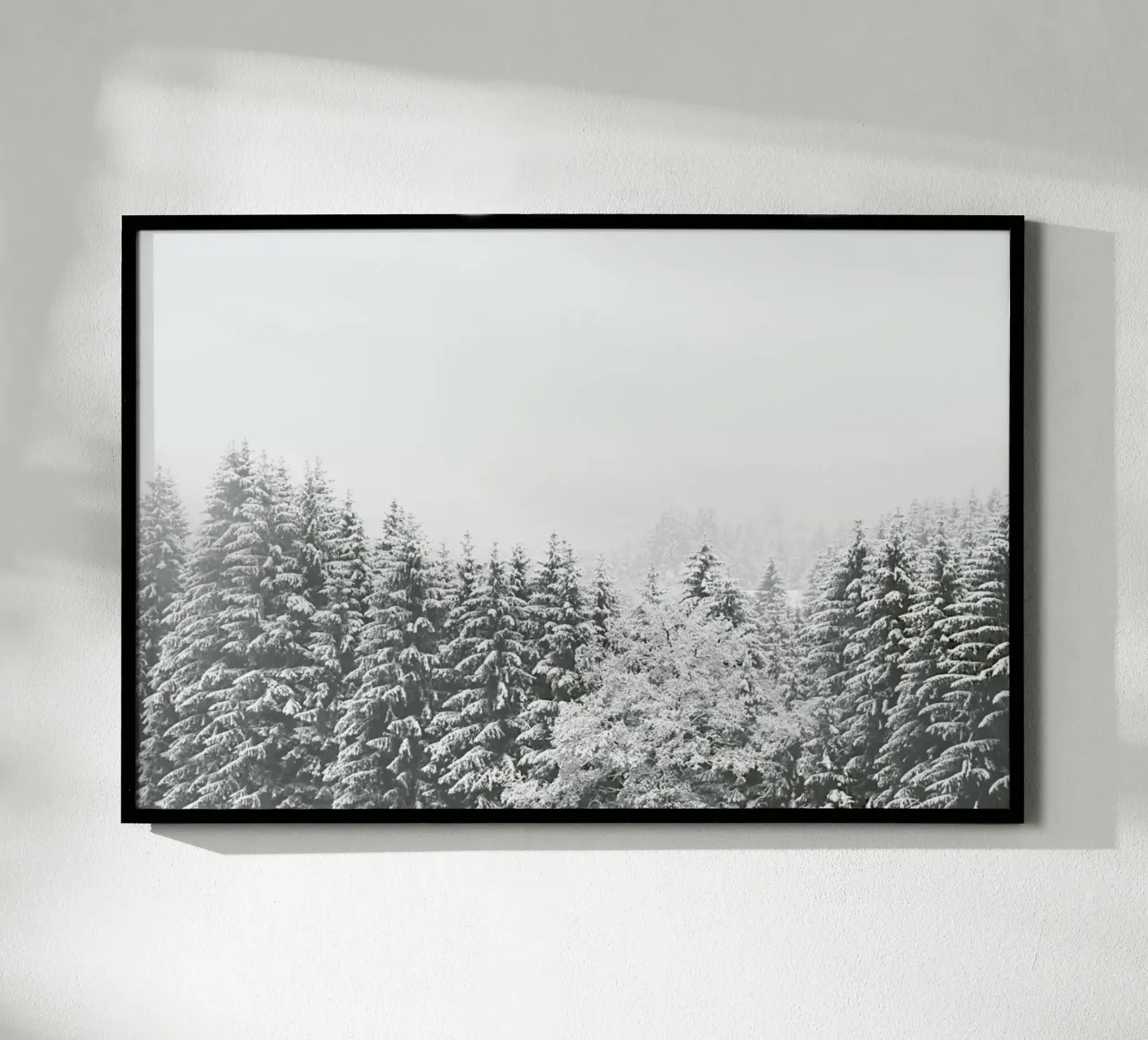 Winter In the Mountains poster con telaio in plastica da Monika Strigel
