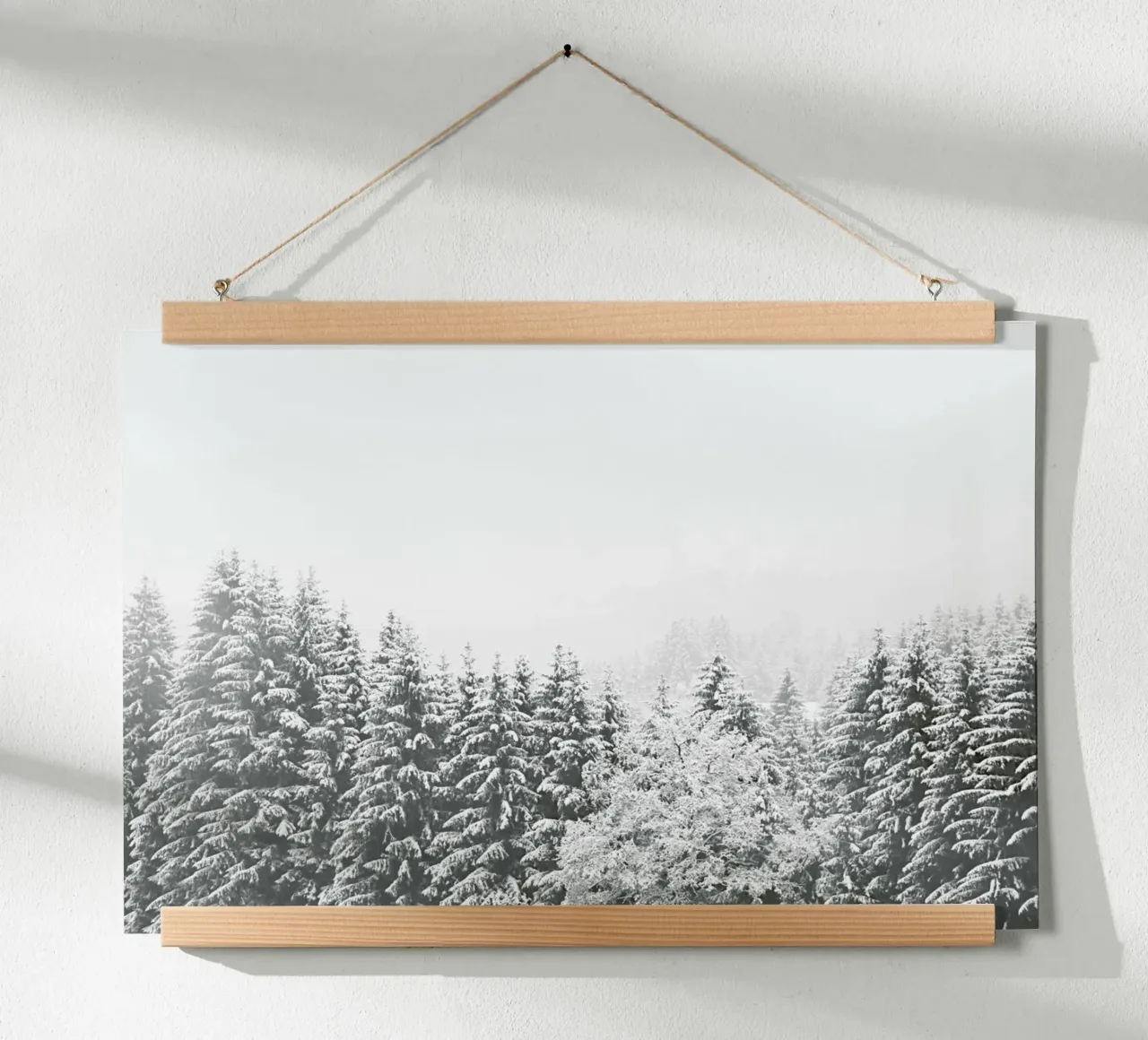 Winter In the Mountains poster con telaio in plastica da Monika Strigel