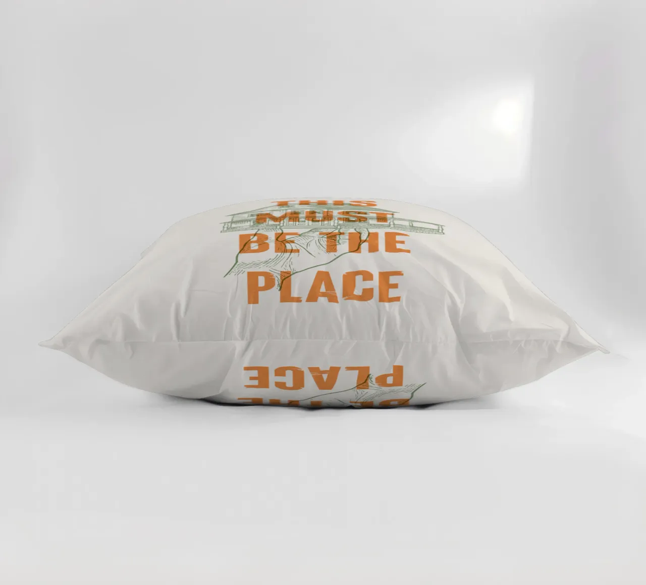 Questo deve essere il posto giusto cuscino da Vintagrafica