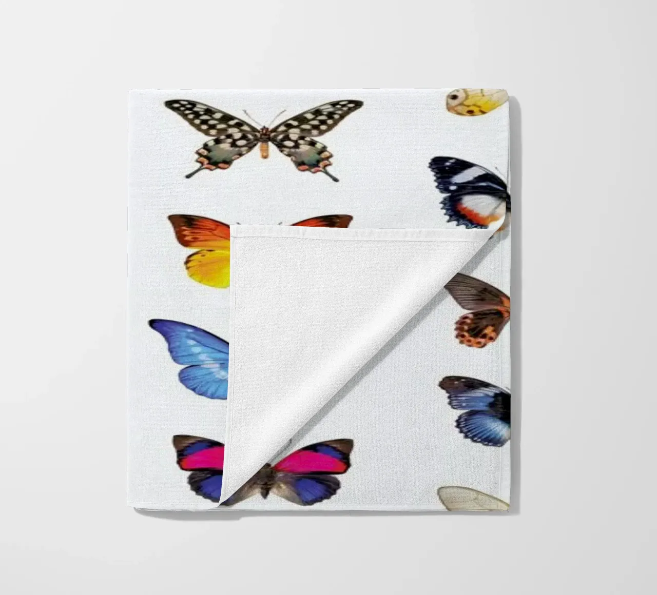 Colourful Butterflies telo mare da Curious Collections by Marielle Leenders