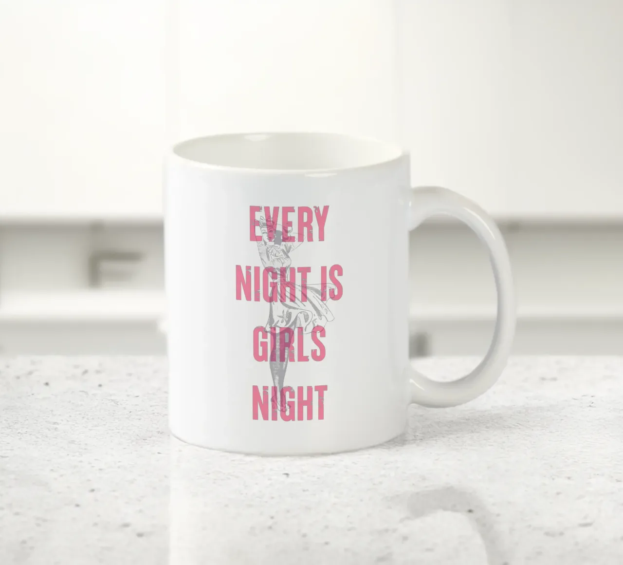 Ogni sera è una serata tra donne tazza in ceramica da Vintagrafica