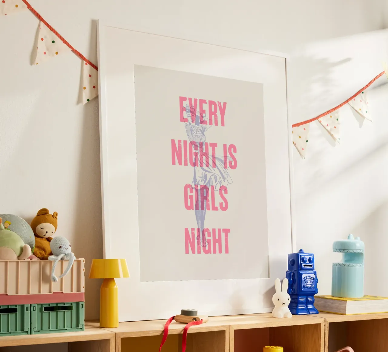 Ogni sera è una serata tra donne poster con telaio in plastica da Vintagrafica