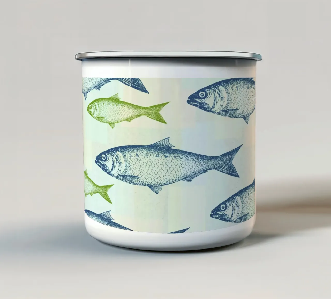 Vintage Fish tazza in smalto da Jacqueline Maldonado