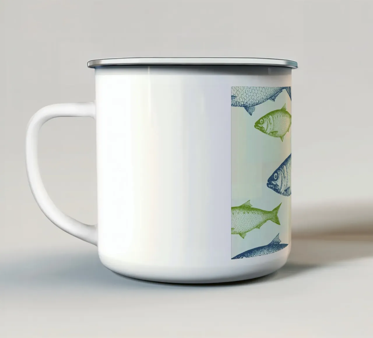 Vintage Fish tazza in smalto da Jacqueline Maldonado