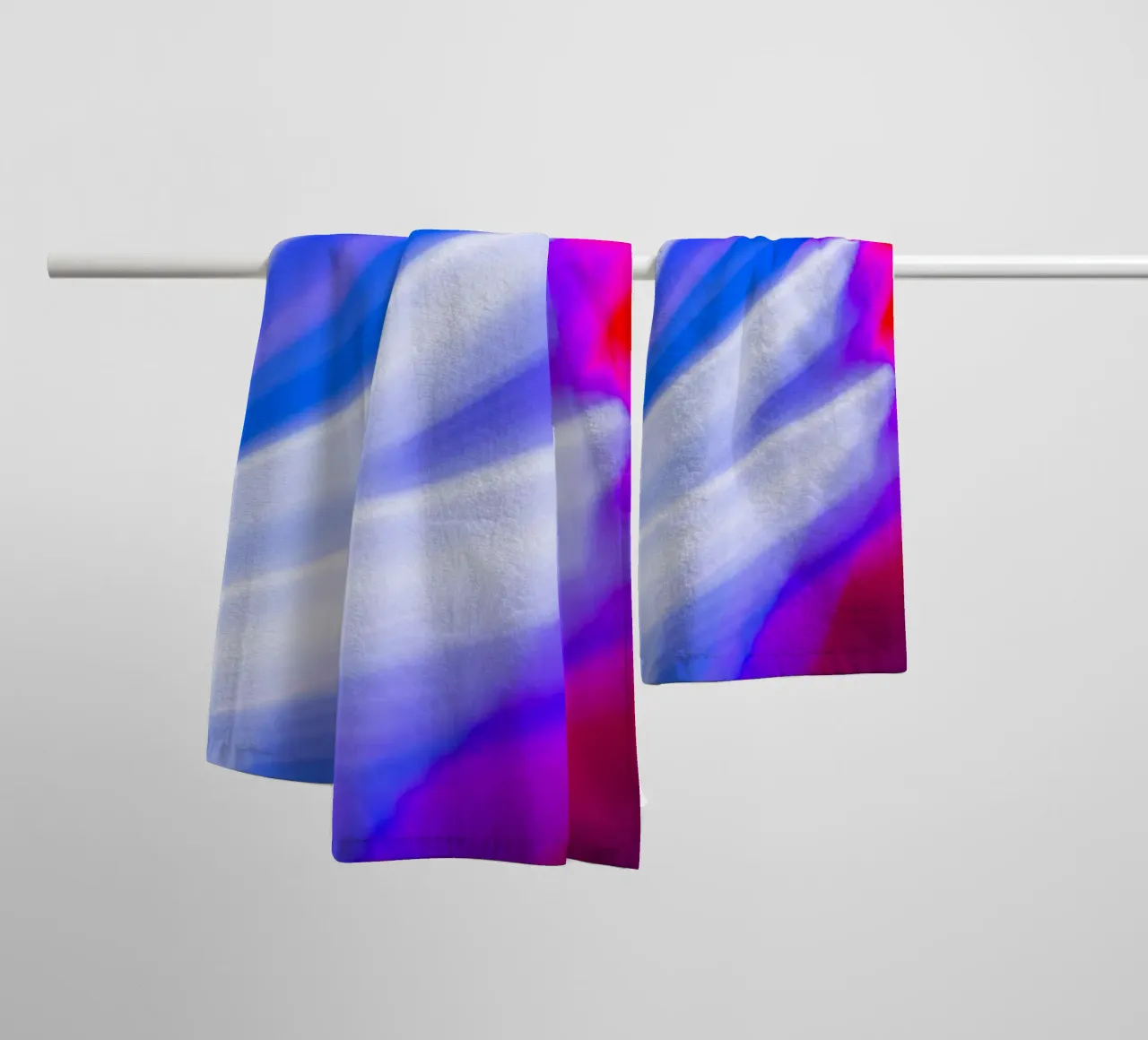 Lichter der Stadt towel by Flo Klein