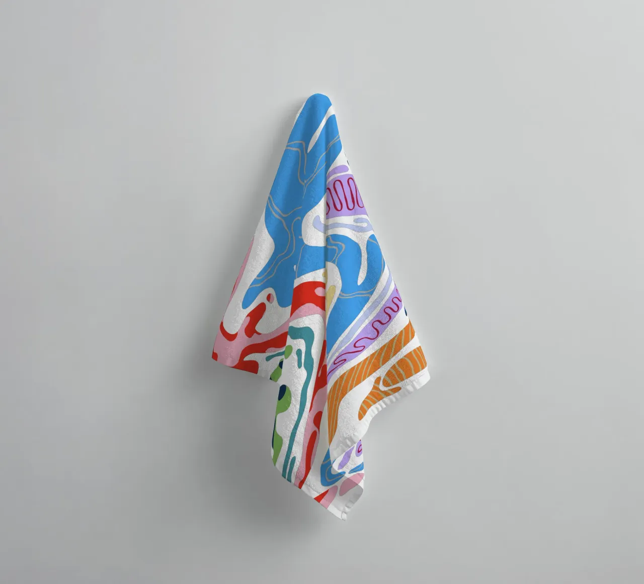 Forme organiche astratte in bianco e a colori asciugamano da bagno da Peaches Art Prints
