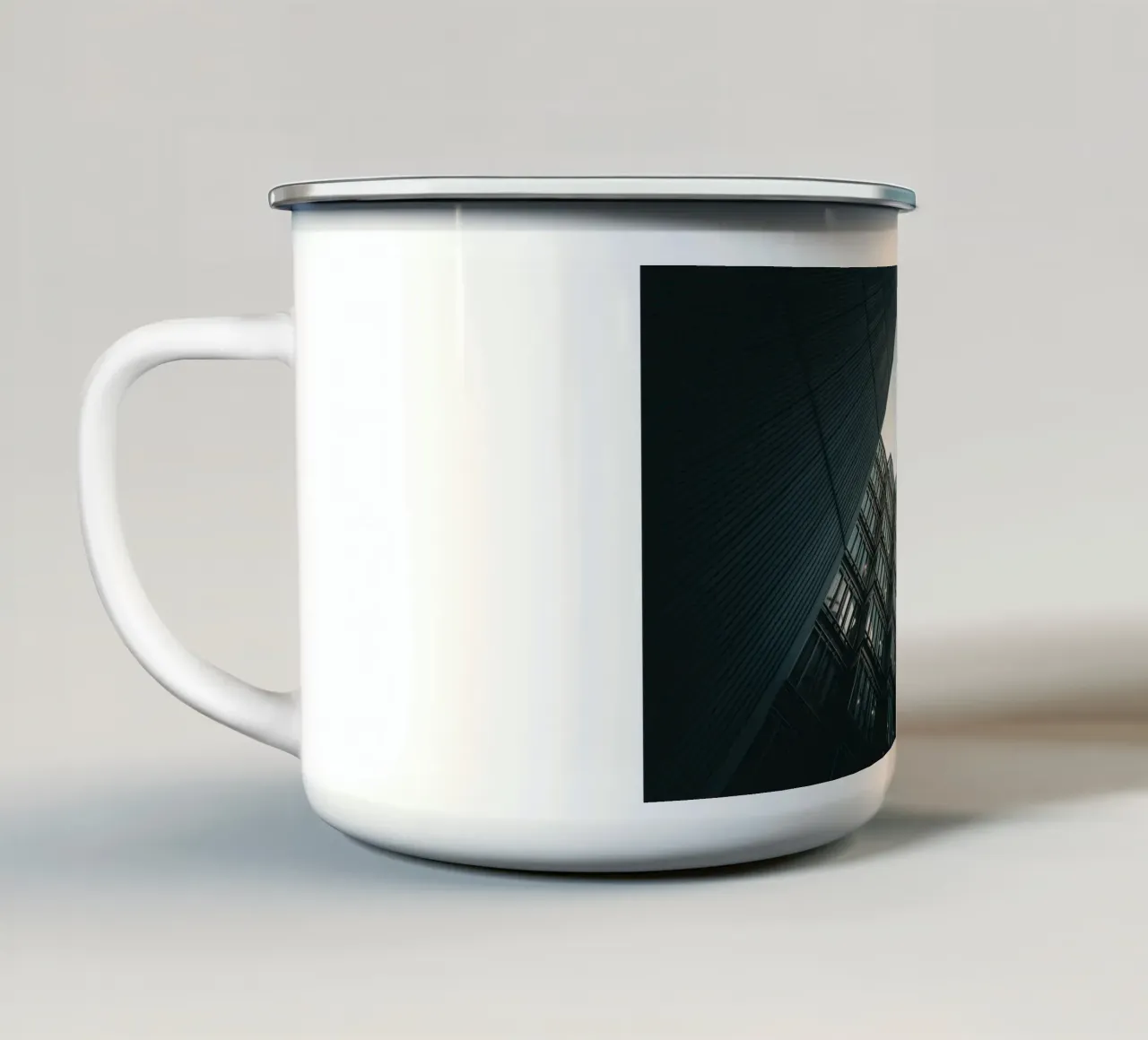 London City tazza in smalto da Flo Klein