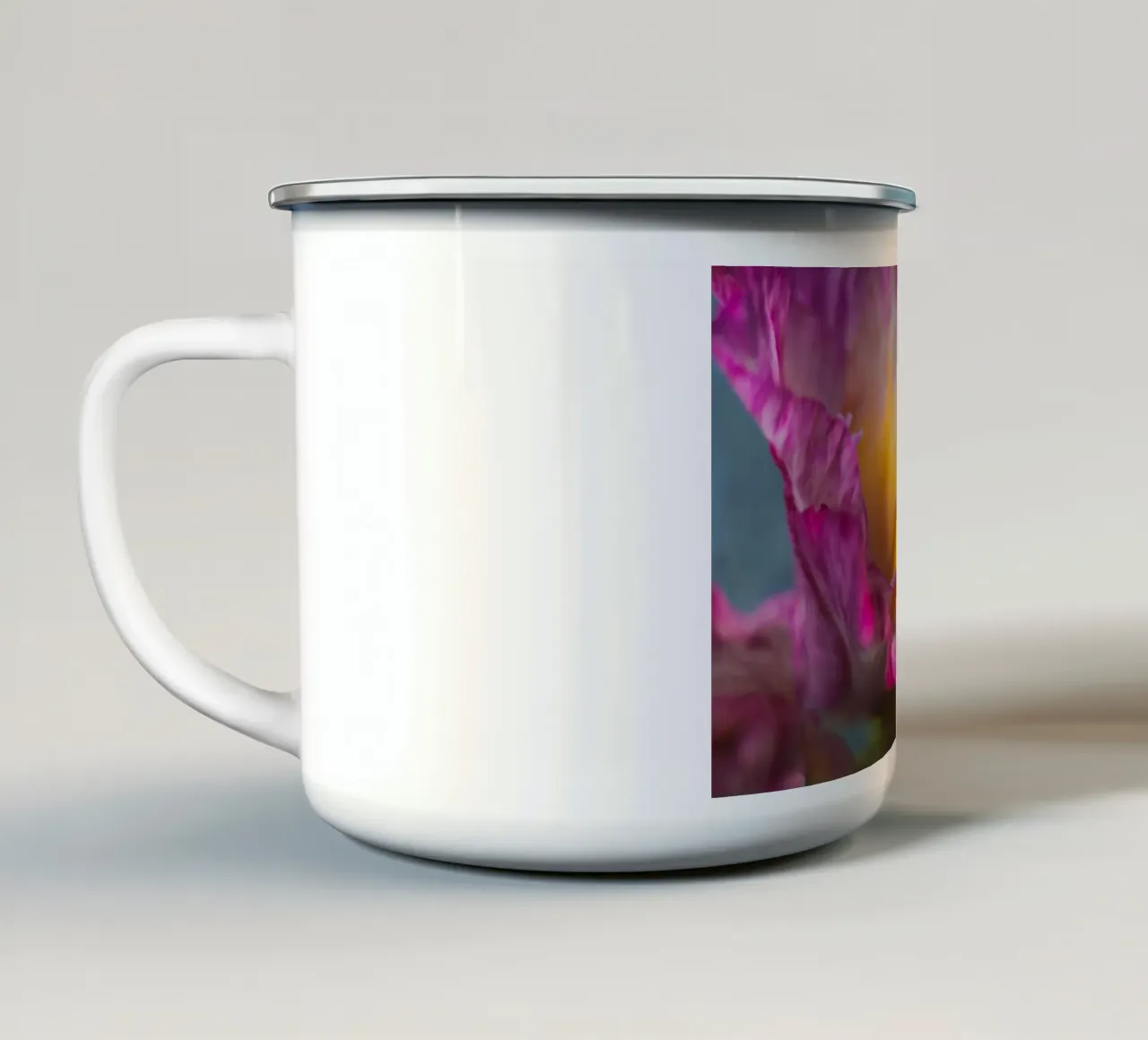 Flower tazza in smalto da Flo Klein