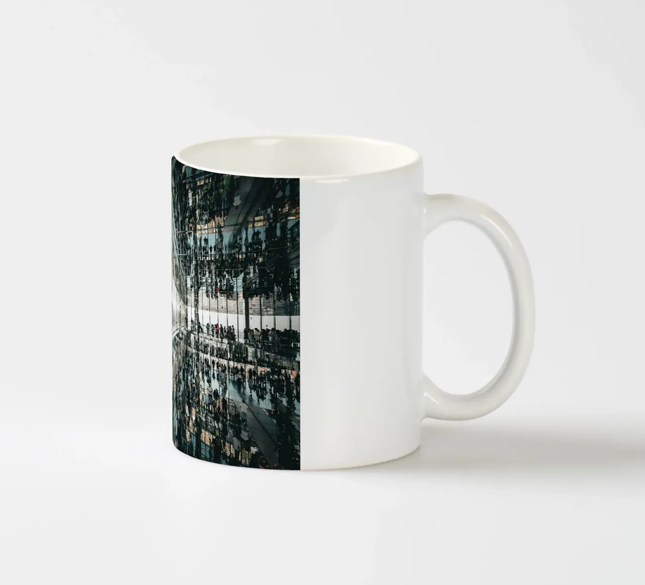Empire State tazza in ceramica da Flo Klein