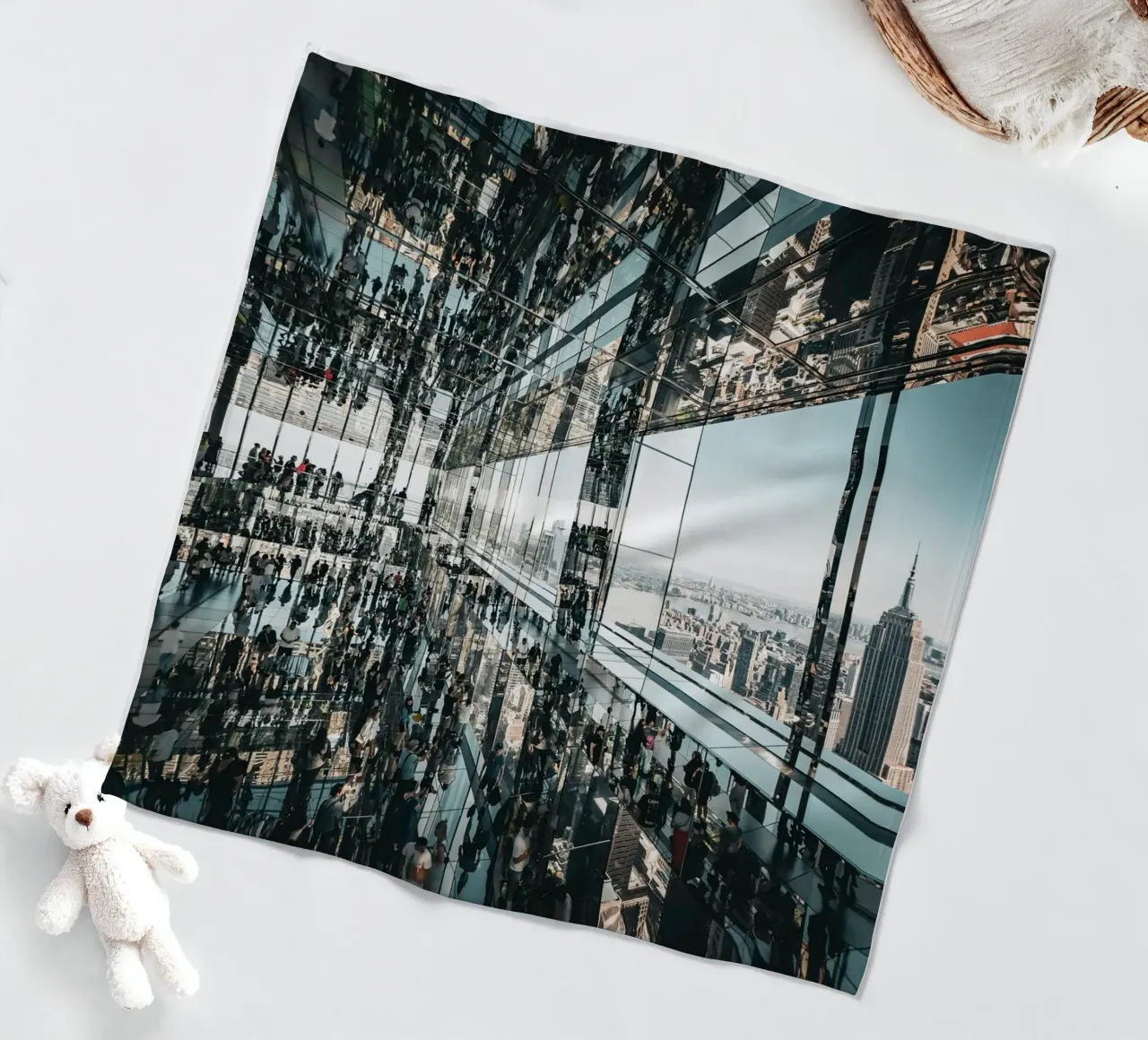 Empire State coperta in pile da Flo Klein