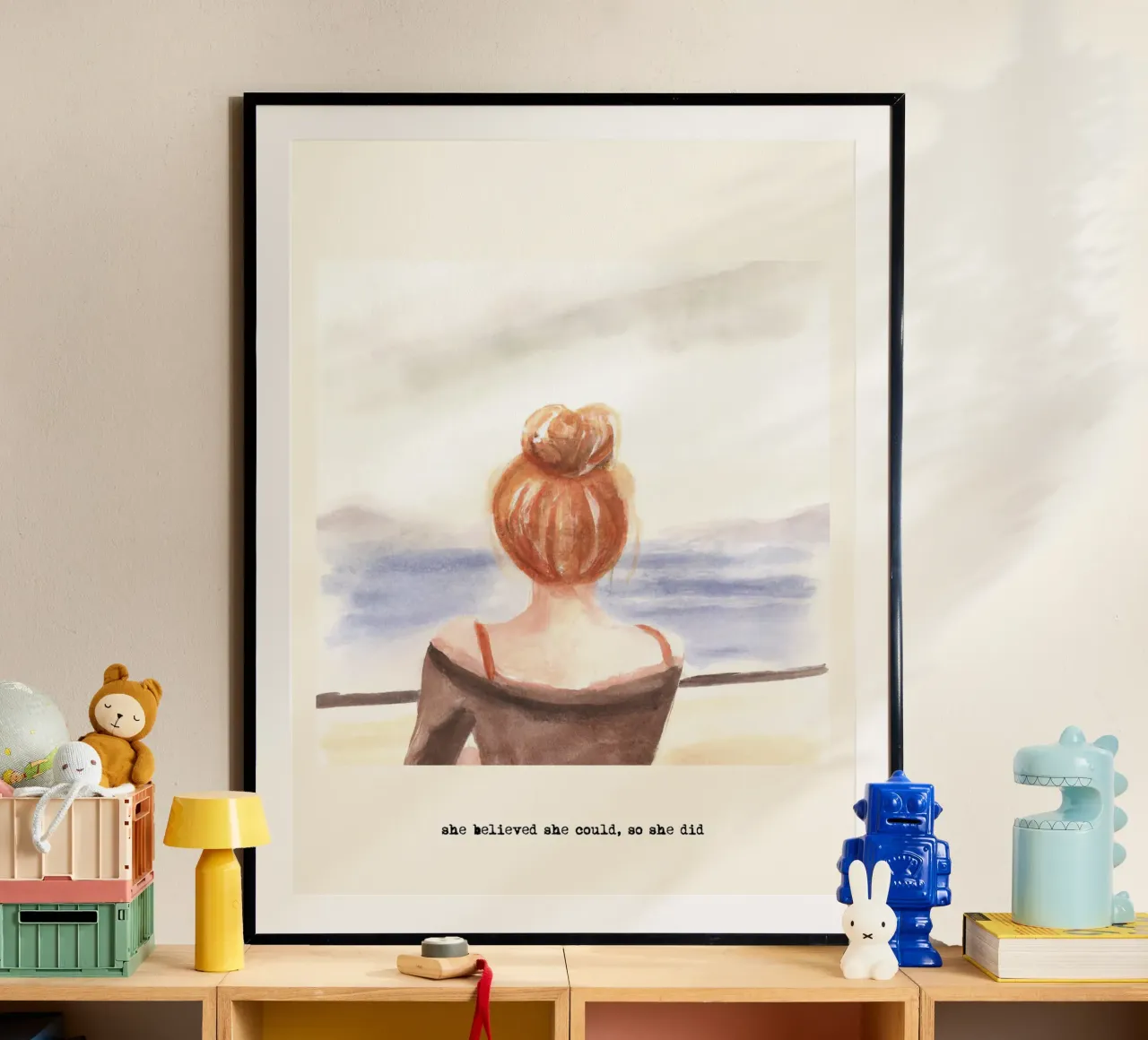 Sie glaubte, sie könnte es, also tat sie es. Zitat, Frau, Mädchen Poster mit Holzrahmen von Peaches Art Prints