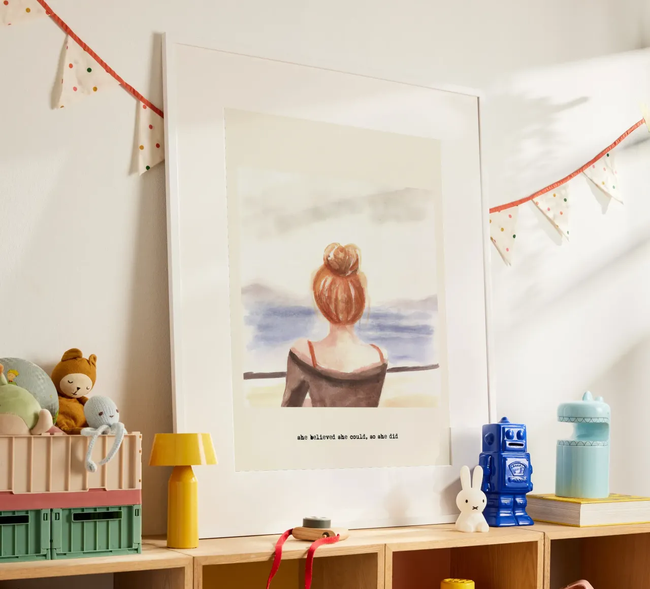 Sie glaubte, sie könnte es, also tat sie es. Zitat, Frau, Mädchen Poster mit Holzrahmen von Peaches Art Prints