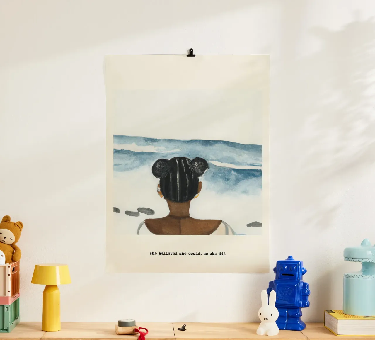 Sie glaubte, sie könnte es, also tat sie es. Zitat, Schwarze Frau Poster mit Holzrahmen von Peaches Art Prints