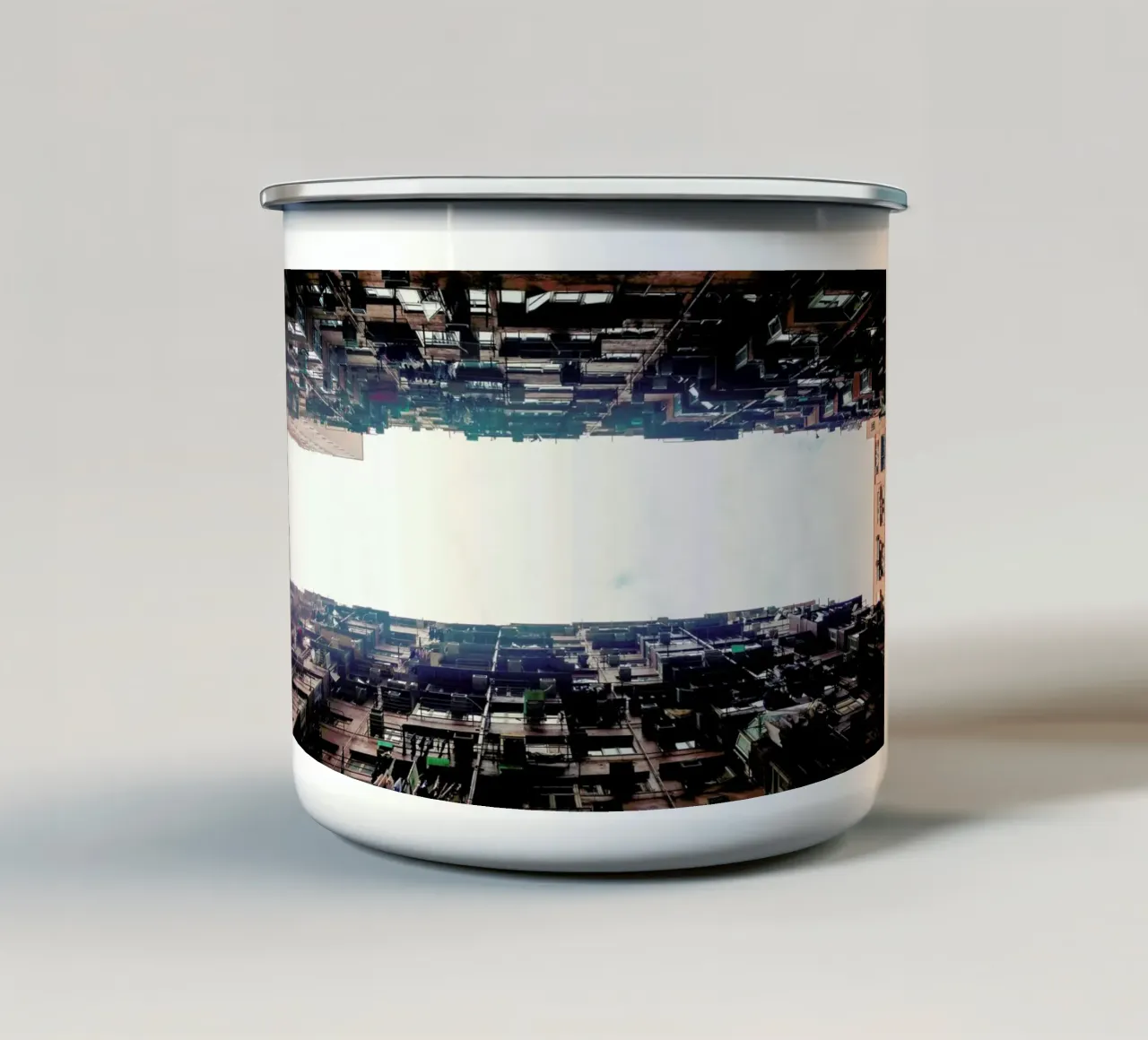 Hong Kong Quarry Bay tazza in smalto da Marc Schulthess