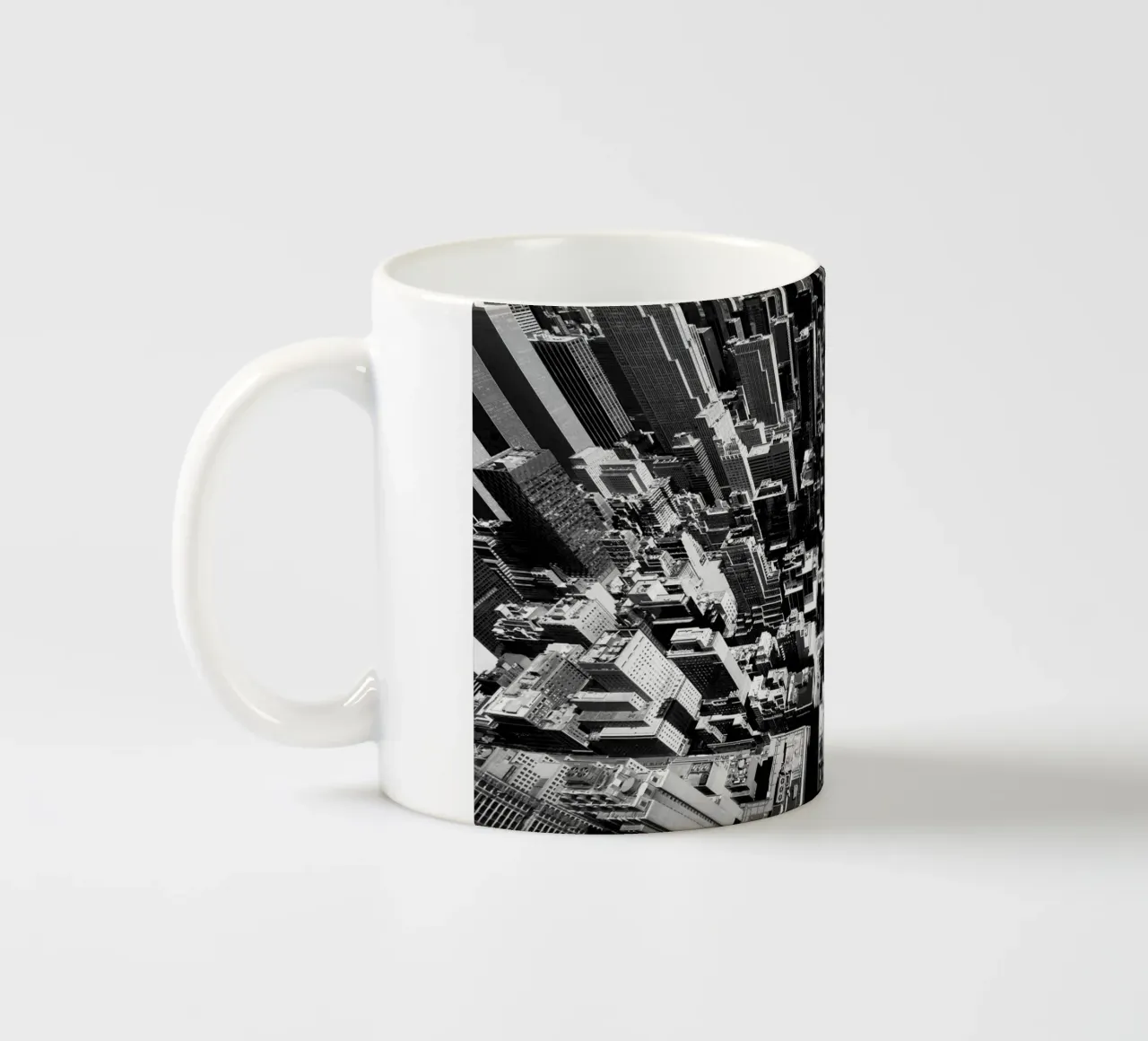 Black and White New York tazza in ceramica da Flo Klein