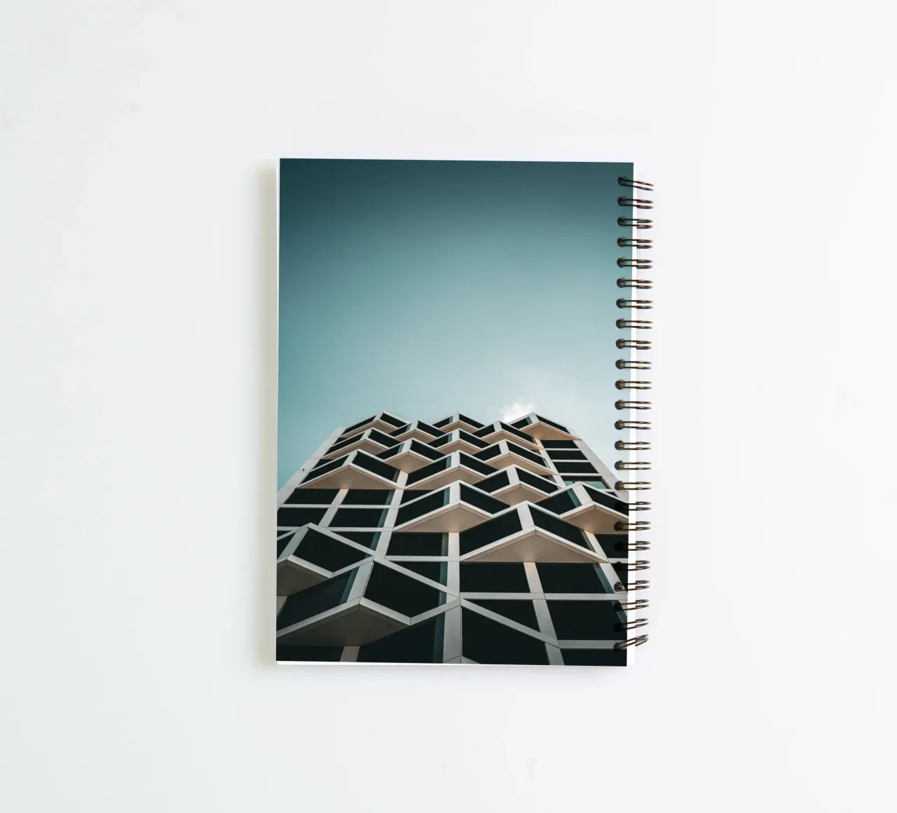 Abstract Architecture diario ad anelli da Flo Klein