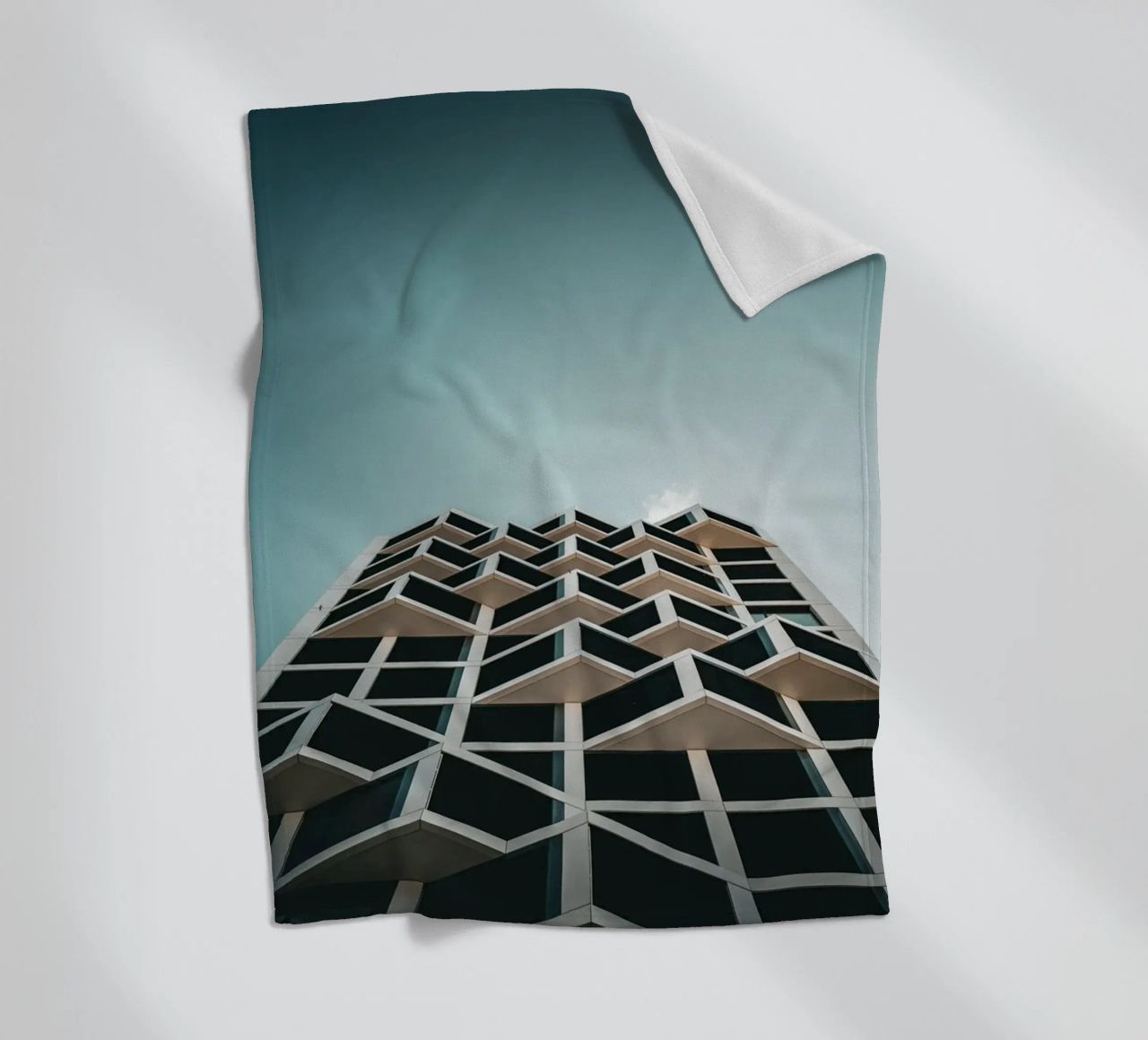 Abstract Architecture coperta in pile da Flo Klein