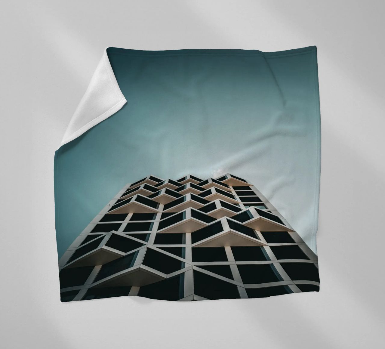 Abstract Architecture coperta in pile da Flo Klein