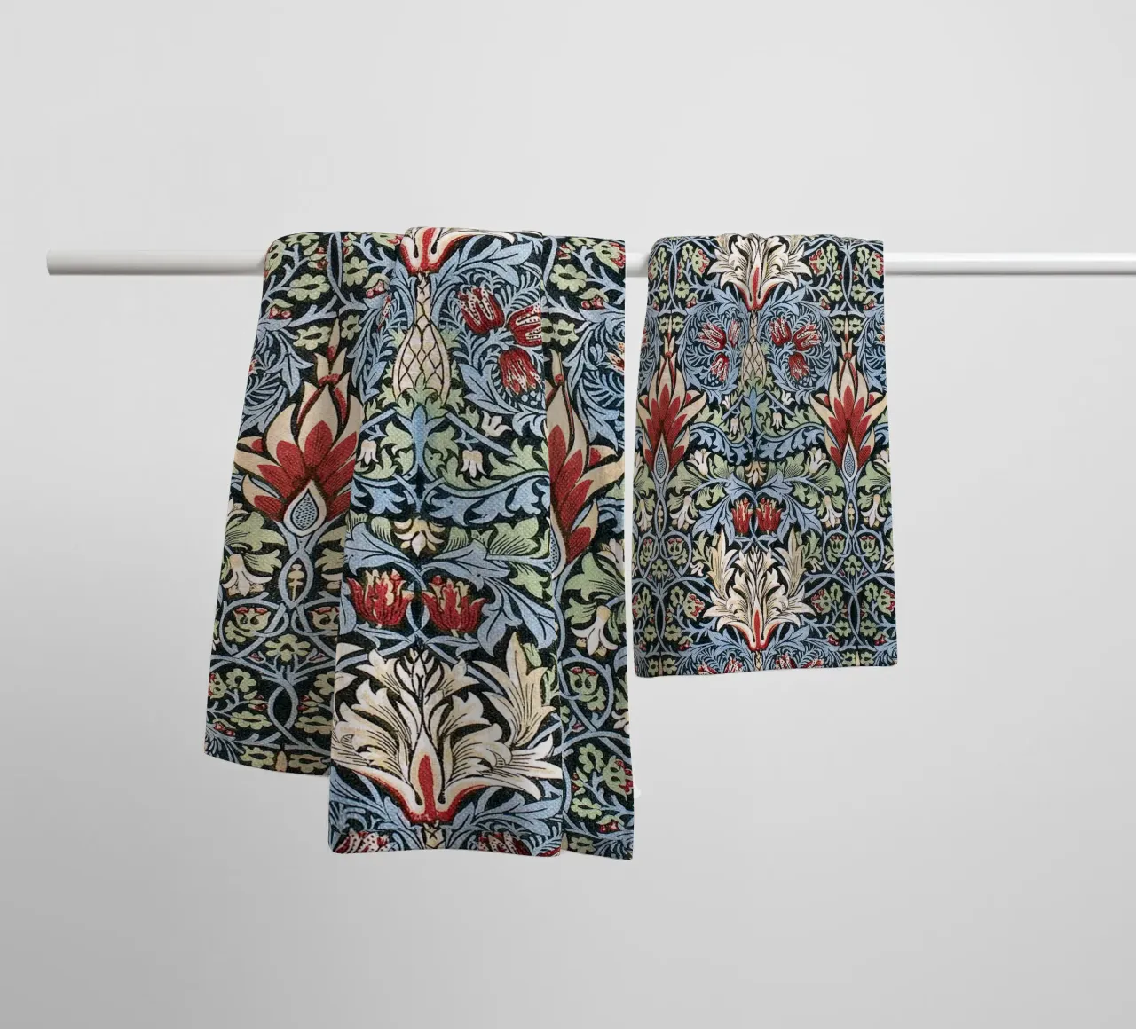 William Morris Pattern - Snakeshead asciugamano da bagno da apoloprints