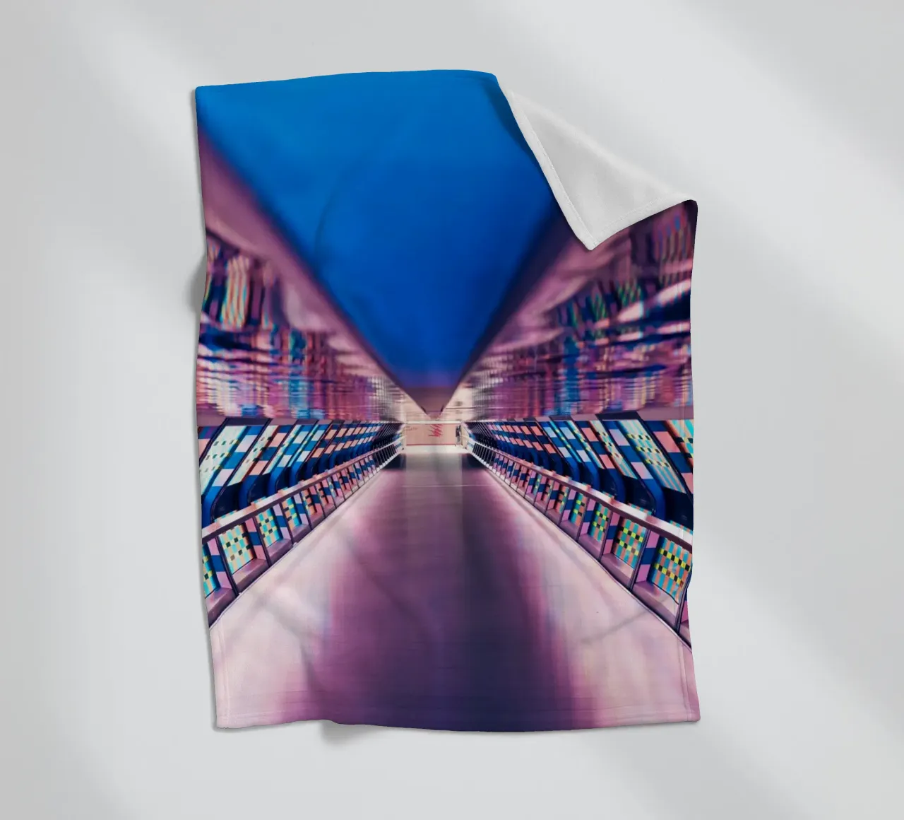 Timetunnel 2.0 coperta in pile da Flo Klein