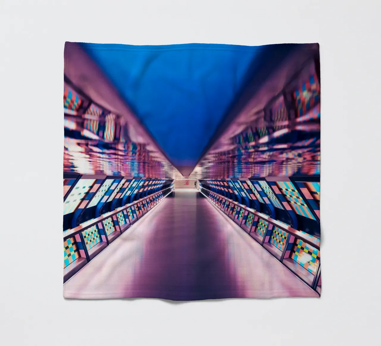 Timetunnel 2.0 coperta in pile da Flo Klein