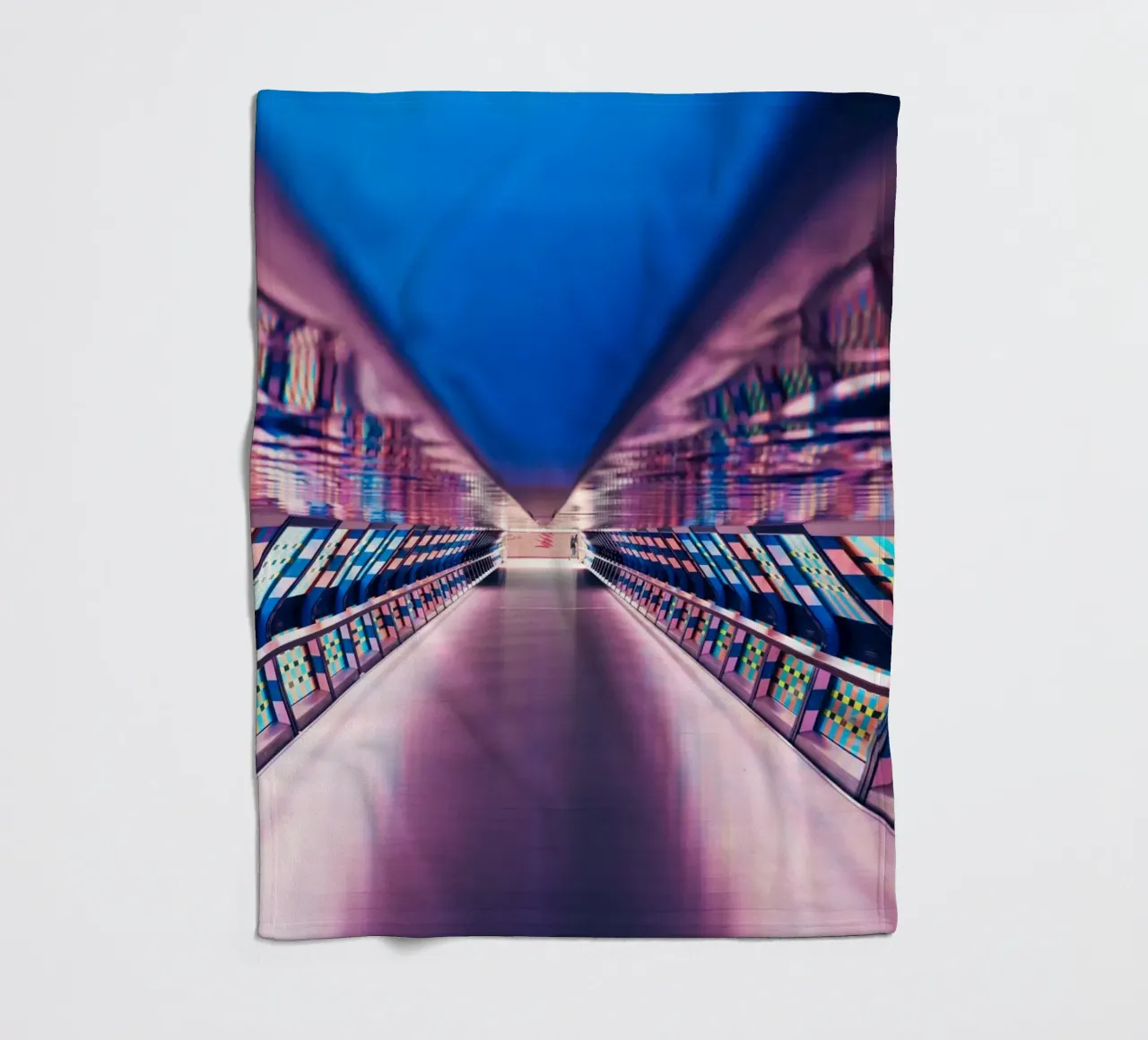 Timetunnel 2.0 coperta in pile da Flo Klein