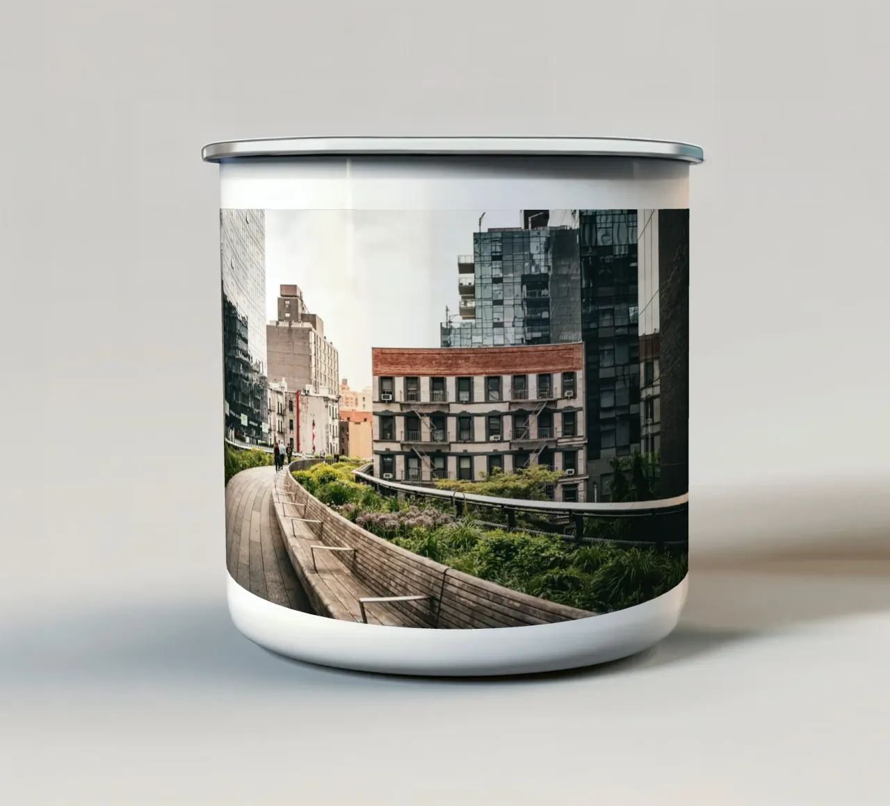 Highline New York tazza in smalto da Flo Klein
