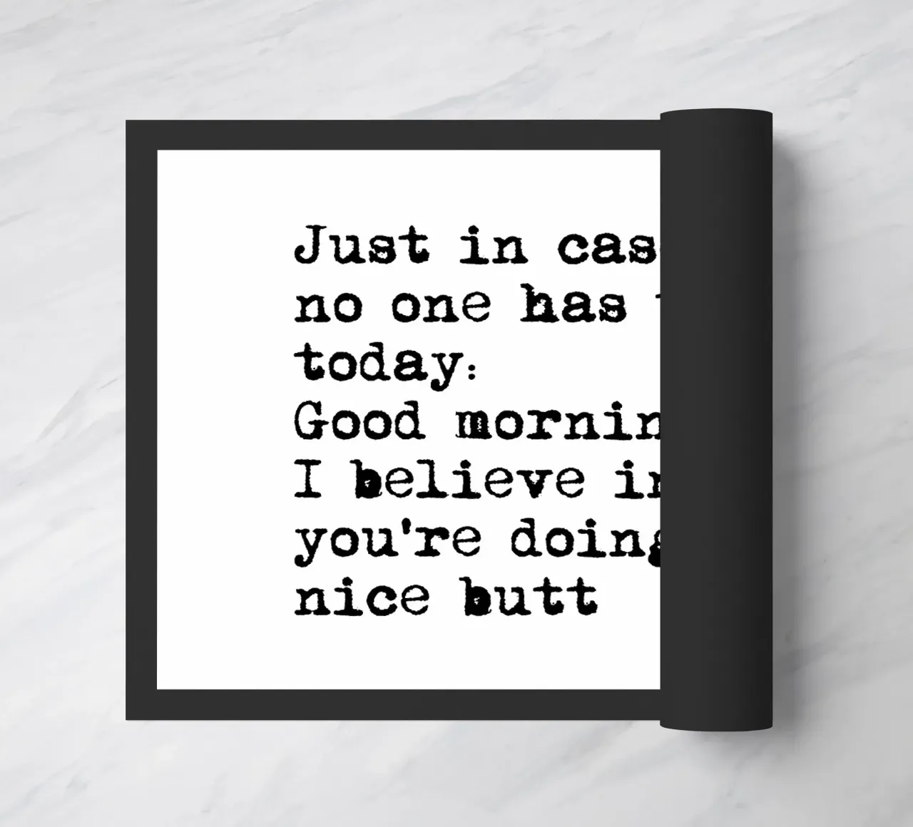Citazione di Nice Bum in bianco e nero - Tipografia Typewriter zerbino da Peaches Art Prints
