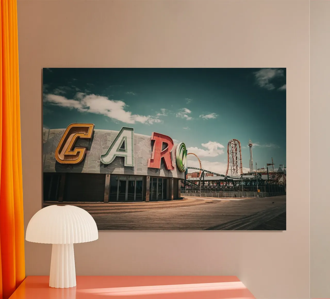 Coney Island poster con telaio in plastica da Flo Klein