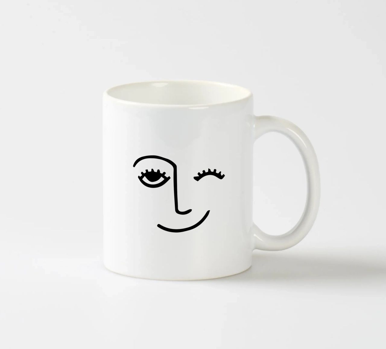 Wink - Line Art Face tazza in ceramica da Peaches Art Prints