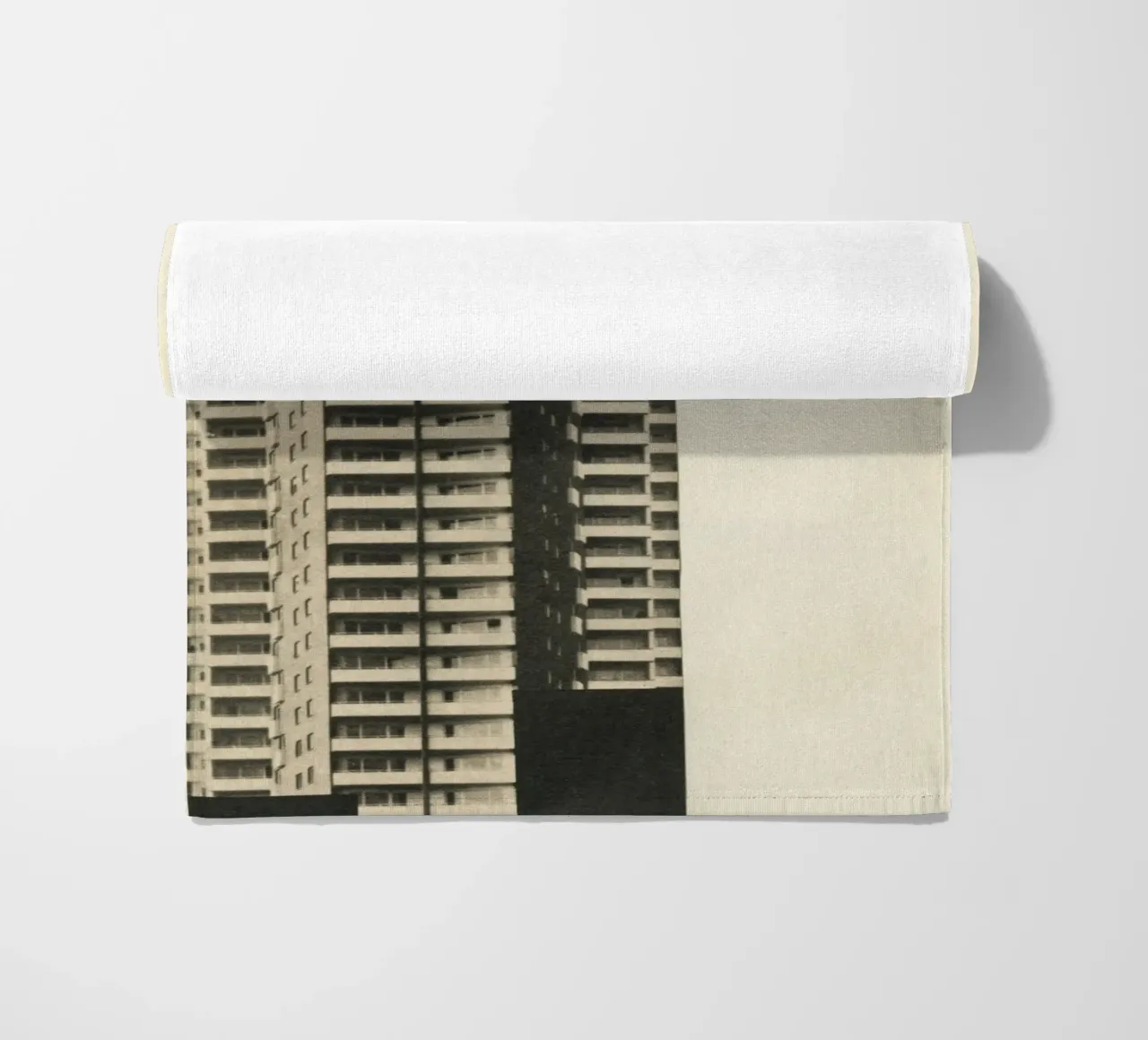 Toekomst strandhanddoek van Cassia Beck Collage