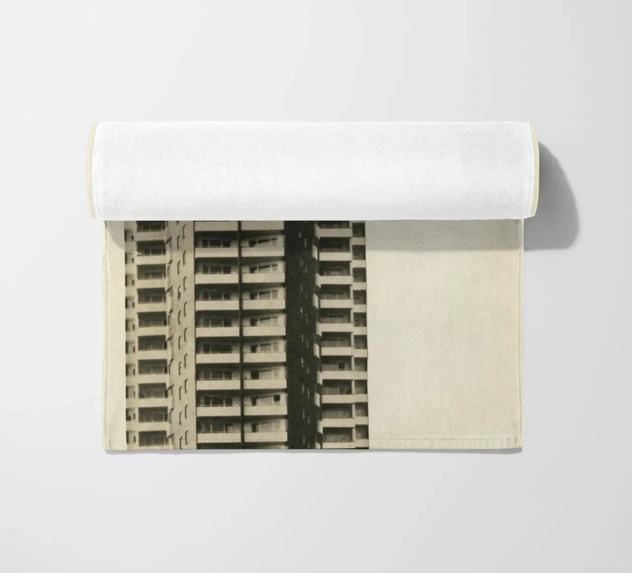 Toekomst strandhanddoek van Cassia Beck Collage