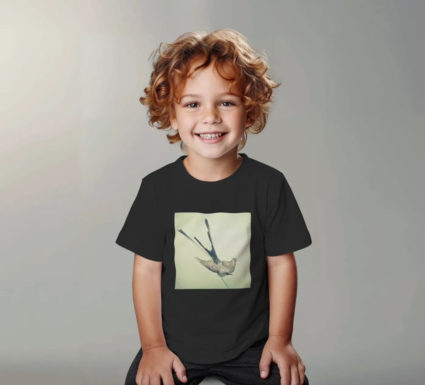 Bird study #1 kinder t-shirt van Cassia Beck Photography