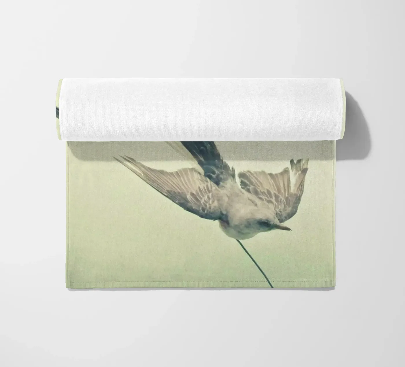 Vogelstudie #1 strandhanddoek van Cassia Beck Photography