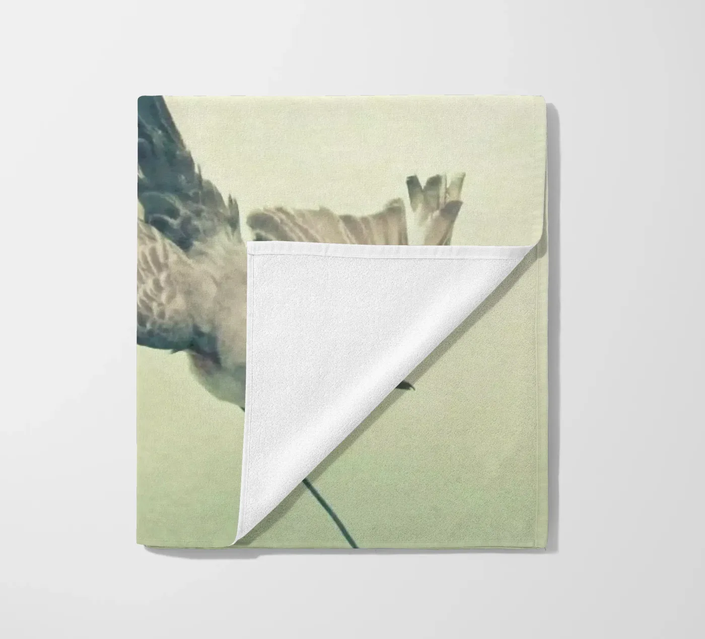 Vogelstudie #1 strandhanddoek van Cassia Beck Photography