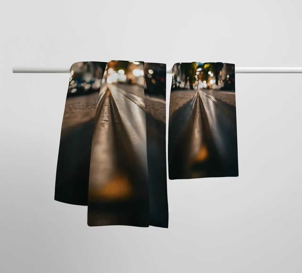 Streets Handtuch von Flo Klein