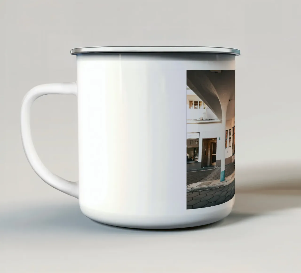 Porsche tazza in smalto da Flo Klein